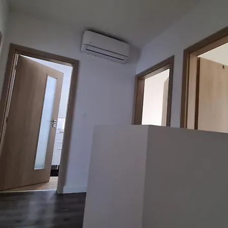 Appartamento Flower Apartman *