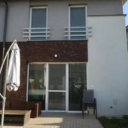 Flower Apartman Appartamento Dunajská Streda
